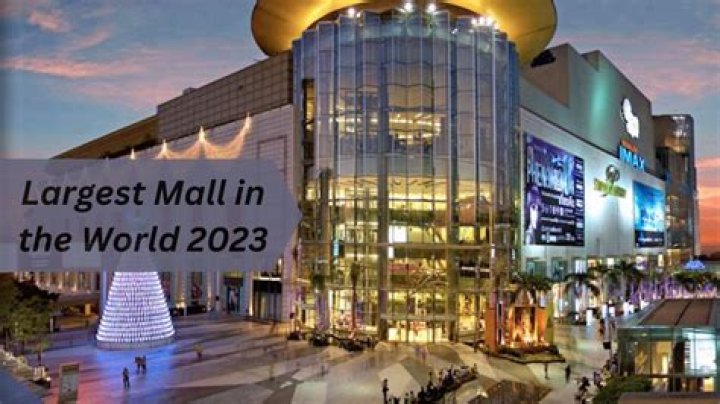 Discover America's Largest Shopping Mall: An Enormous Retail Haven