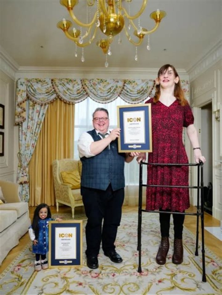Unveiling The World's Petite Wonder: The Smallest Woman Ever